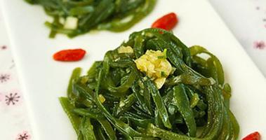 《美味营养的蒜蓉海带制作方法》（简单易学，让你轻松尝遍美味）-第3张图片-美味行家