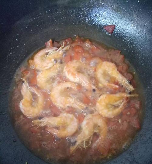 美味微波番茄虾的制作方法（以简单的步骤轻松烹饪，让您尝到鲜美的口感）-第2张图片-美味行家