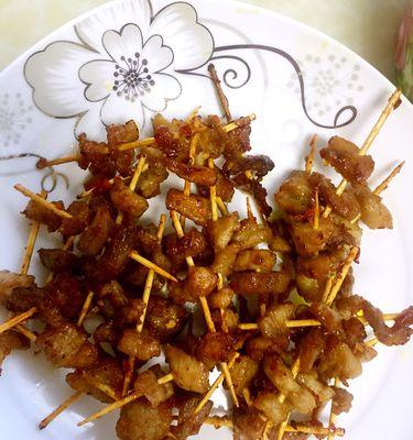 香脆牙签肉的制作方法（一起来学做美味的牙签肉吧！）-第2张图片-美味行家