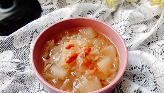健康生活，从养生银耳羹开始（养生银耳羹的制作及功效）-第1张图片-美味行家