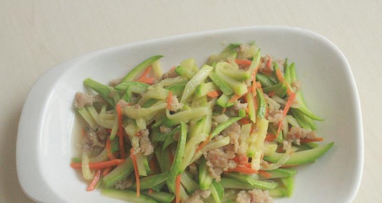 云南小瓜炒肉，口感鲜美（掌握做法，一起来尝试）-第2张图片-美味行家