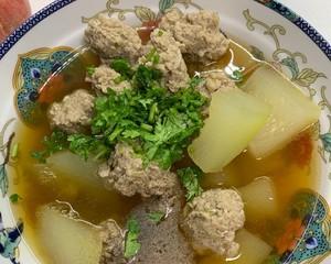 暖胃养生，羊肉冬瓜丸子汤做法（美食滋补，让你暖意十足）-第2张图片-美味行家