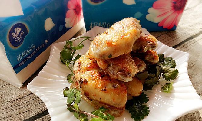 以香煎鸡中翅为主角的美味佳肴（快速制作，口感鲜美，健康美食）-第1张图片-美味行家