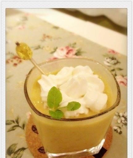 香蕉奇异果慕斯雪的制作方法（以水果为主材料，做一款美味的冰爽甜点）-第2张图片-美味行家