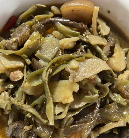 小鸡炖干豆角的做法（传统美食，香气扑鼻）-第1张图片-美味行家