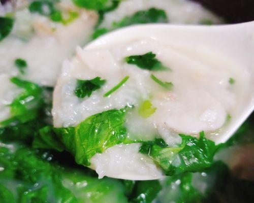 健康早餐推荐-生菜蛋粥（如何制作营养丰富的生菜蛋粥？）-第3张图片-美味行家
