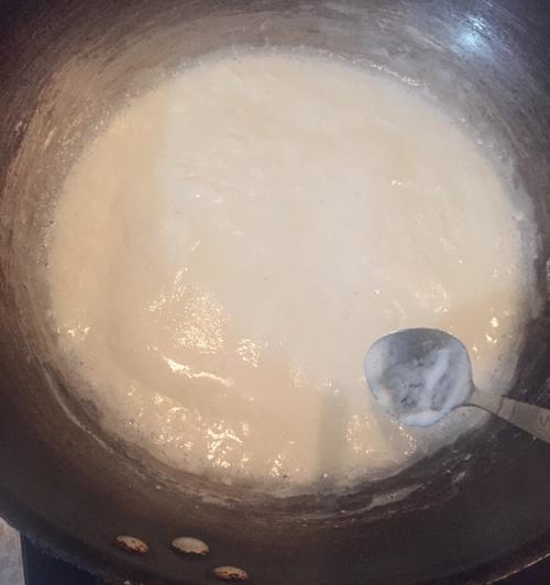自制炼乳，让生活更美味（美味佳肴的必备食材，简单做法让你轻松掌握）-第3张图片-美味行家