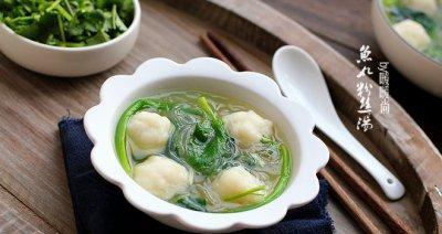暖身必备！营养丰富的鱼丸粉丝白菜汤（简单易做，营养美味，适合家庭或聚餐食用）-第3张图片-美味行家