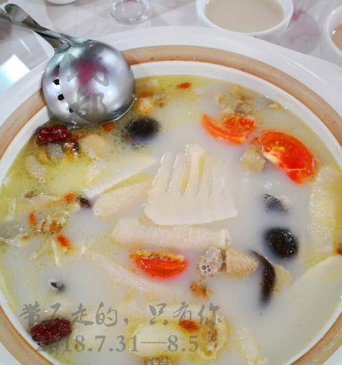 学会做羊尾笋土鸡煲，让家人食指大动（用羊尾笋烹制土鸡煲，美味与健康兼备）-第2张图片-美味行家