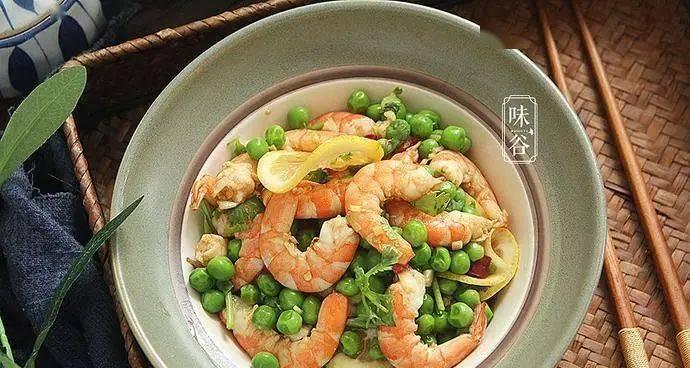 鲜虾芦笋意大利炖饭（一道美味的海鲜菜肴）-第3张图片-美味行家