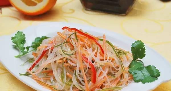 柚子粒拌丝瓜，清新爽口的夏日美食（如何用柚子粒为丝瓜增添鲜活口感？）-第2张图片-美味行家