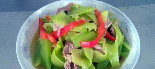 肉片莴笋的美味做法（快手做菜，轻松享受美食）-第1张图片-美味行家