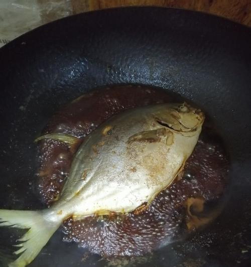 美味糖醋金仓鱼的制作方法（健康美味的家庭料理，让你爱上厨房）-第2张图片-美味行家