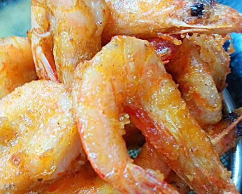 以酥虾椒香为主题的美食制作（独具匠心的虾仁料理）-第2张图片-美味行家