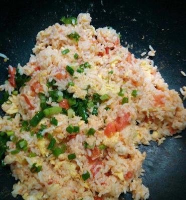 学会制作美味可口的西红柿鸡蛋拌饭（简单易学的做法，让您轻松享用健康美食）-第1张图片-美味行家