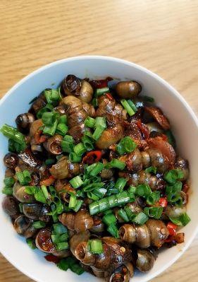 香辣螺丝头的制作方法（用新鲜食材制作的美味螺丝头）-第2张图片-美味行家