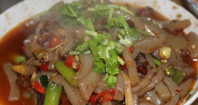 酸辣魔芋鸭，美味佳肴的烹制方法-第1张图片-美味行家