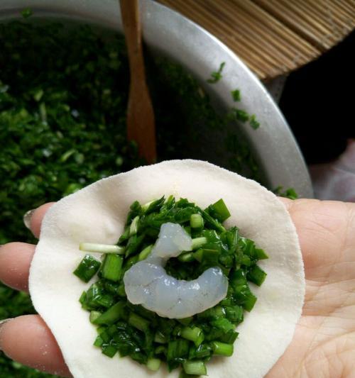 学会做虾仁水饺，品味海鲜美食（从选材到包饺，完美制作虾仁水饺）-第3张图片-美味行家