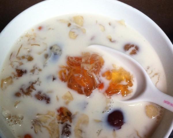 好吃又养生，学会做桃胶牛奶圆子羹（营养丰富，简单易学，让你想喝再喝）-第3张图片-美味行家