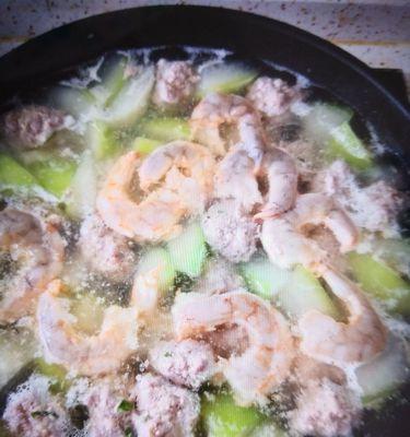 虾丸鸡蛋汤的做法（家常美食，简单易学）-第2张图片-美味行家