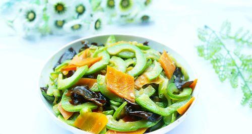 素食美食——西葫芦的多种烹饪方法（以素烧西葫芦，味道清淡却不失美味）-第3张图片-美味行家