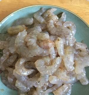 美味可口的虾仁韭黄馄饨做法大全（用新鲜食材，制作香气四溢、口感丰富的传统小吃）-第3张图片-美味行家