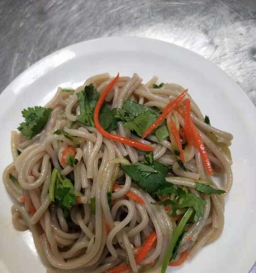 榨菜羊肉氽莜面的制作方法（美味营养的西北特色美食，以羊肉与榨菜为主打，让你一饱口福）-第2张图片-美味行家