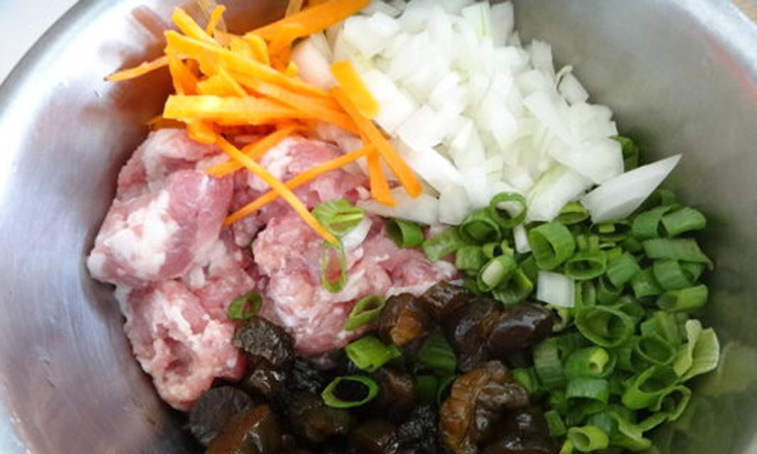 醍醐味丝瓜蒸肉，口感鲜美，健康营养（传统美食再现经典，醇香肉味配上清爽蔬菜，成就一道绝妙佳肴）-第2张图片-美味行家