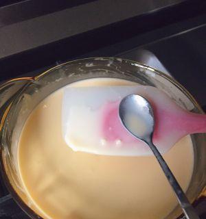 以西瓜汁蛋挞为主角的清爽夏日甜点（让味蕾在西瓜汁的清凉中舞动——西瓜汁蛋挞的制作方法与细节）-第1张图片-美味行家