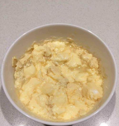 微波炉蒸蛋羹的制作方法（简单易行的早餐选择）-第2张图片-美味行家