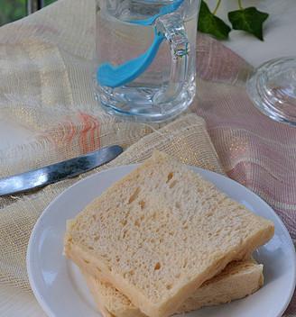 五花吐司制作指南（用关爱和心意制作美味早餐，让生活更精彩）-第3张图片-美味行家