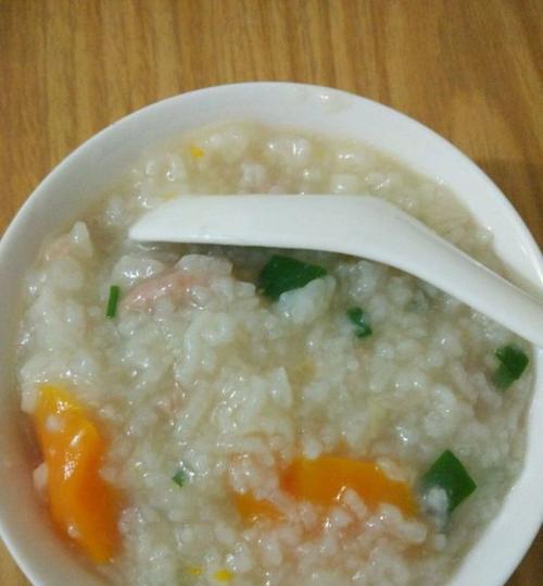 小胡萝卜鸭腿粥的做法（一道美味又营养的家常粥）-第3张图片-美味行家