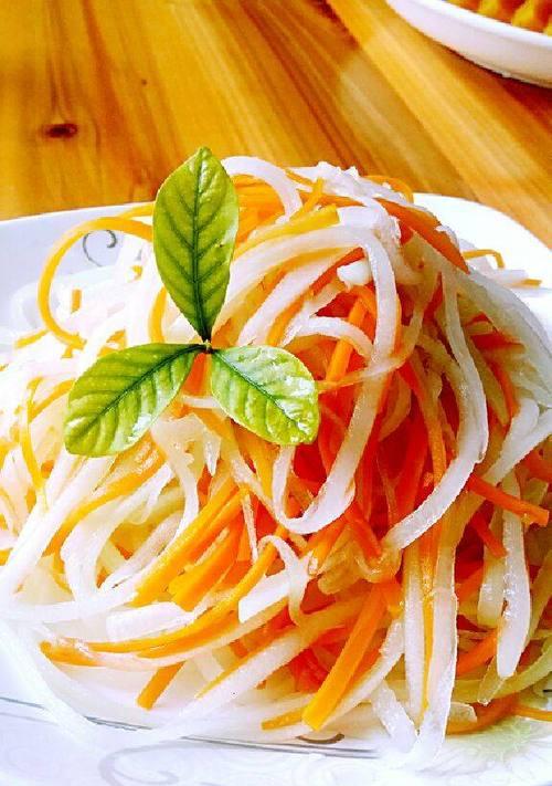 以沙拉笋为主角的美食探索（沙拉笋的营养价值和多种做法解析）-第2张图片-美味行家