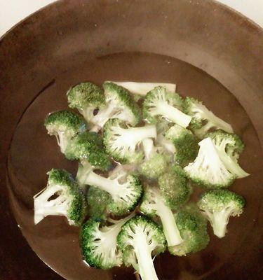 清爽健康瘦肉西兰花美食（美味又健康，想吃又不用担心身材的佳肴）-第2张图片-美味行家
