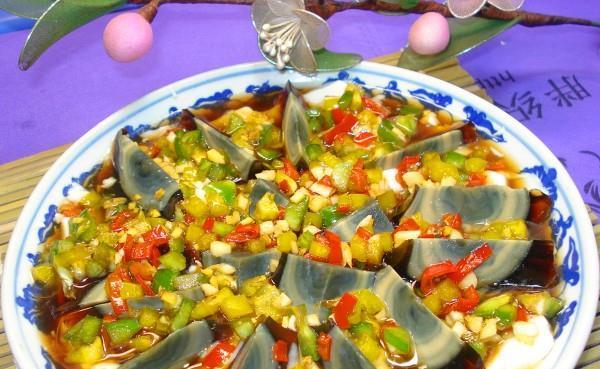 美味新式皮蛋伴豆腐，健康餐桌上的佳品（尝鲜新食材，挑战味蕾极限）-第3张图片-美味行家