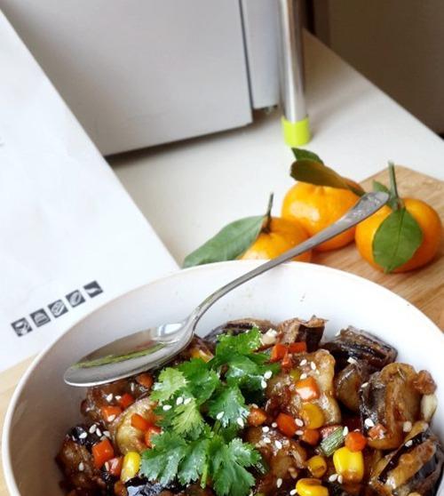 如何制作美味的肉末茄子盖饭（掌握家常菜的秘诀，让你轻松烹饪美味肉末茄子盖饭）-第3张图片-美味行家