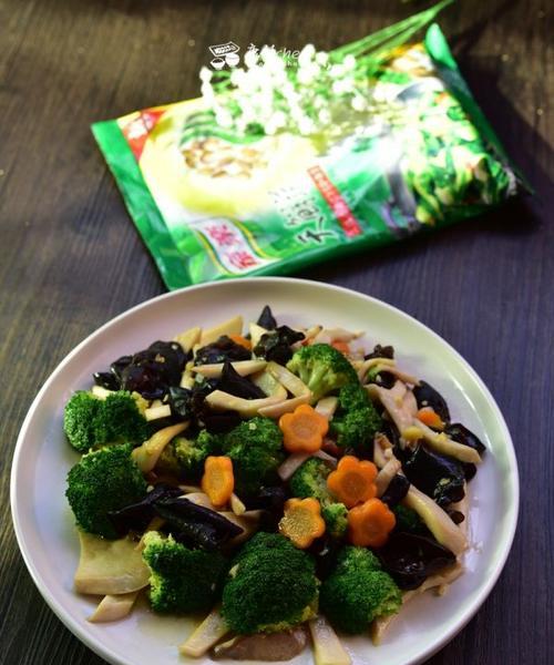 美味健康的以西葫木耳炒贝丁（从选材到烹饪，教你轻松制作一道健康美味的以西葫木耳炒贝丁）-第1张图片-美味行家