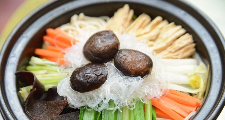 一品煲制作方法（全面掌握煲制技巧，轻松煲出美味佳肴）-第2张图片-美味行家