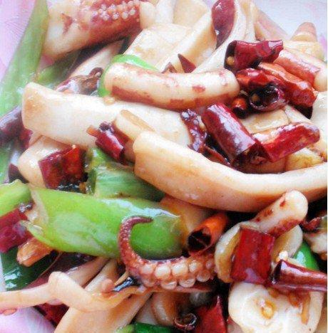 铁锅鱿鱼头的制作方法（传统美食的经典口味，简单易学，美味可口）-第2张图片-美味行家