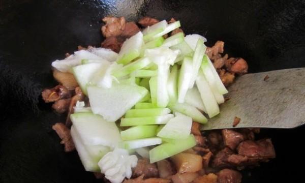 肉片冬瓜的美味做法（健康又营养，轻松做出清爽佳肴）-第3张图片-美味行家