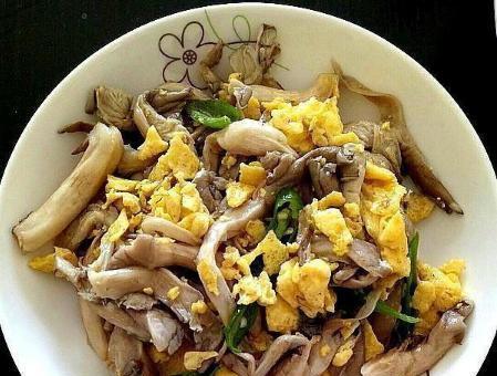 小炒秀珍菇，美味又养生（秀珍菇的健康价值及烹饪技巧）-第1张图片-美味行家