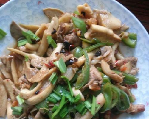 小炒秀珍菇，美味又养生（秀珍菇的健康价值及烹饪技巧）-第2张图片-美味行家