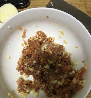 美味易做的肉馅西葫芦（快速制作肉馅西葫芦的小技巧）-第2张图片-美味行家
