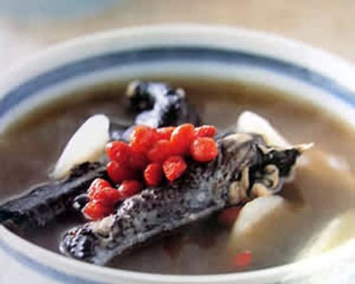 以乌鸡当归枸杞汤滋补养生（传统汤品佳选，健康饮食不可少）-第1张图片-美味行家