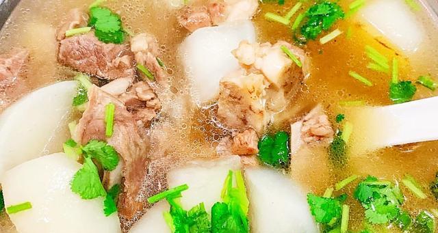 羊肉炖冬瓜的家常做法（清热解暑，营养美味的夏季菜品）-第1张图片-美味行家