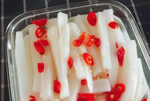 一道清爽可口的爽口脆萝卜小吃（以脆萝卜为主材料，打造美味小食）-第2张图片-美味行家
