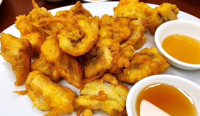 家常美食教程——炸豆腐焖鱼（用豆腐的香滑和鱼肉的鲜美，做出一道美味佳肴）-第3张图片-美味行家