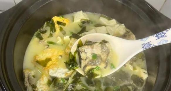 用裙带菜烧出美味桂花鱼（享受健康美味，尝遍海鲜好滋味）-第2张图片-美味行家