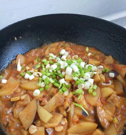 土豆茄子的美味做法（轻松学会土豆茄子的多种做法，让你爱上它的美味）-第2张图片-美味行家