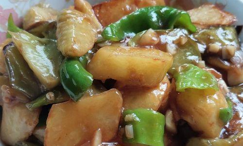 土豆茄子的美味做法（轻松学会土豆茄子的多种做法，让你爱上它的美味）-第3张图片-美味行家